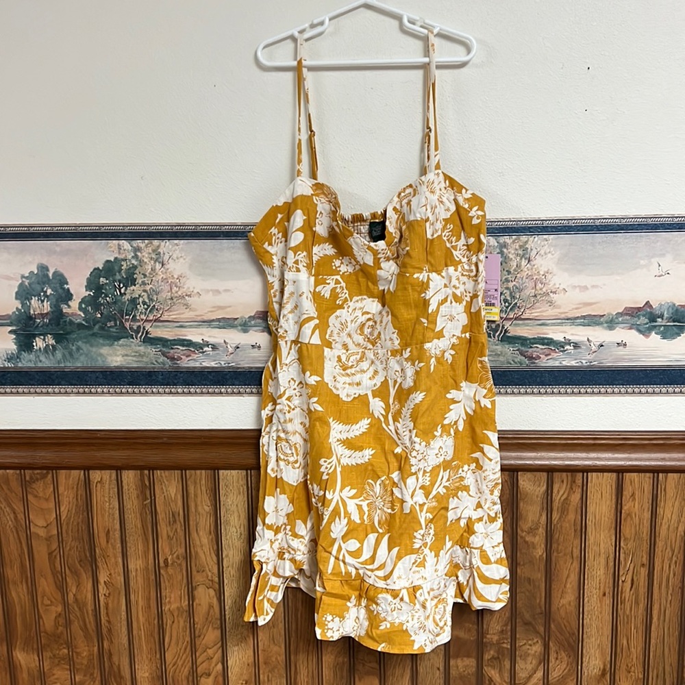 Larger beautiful brand new dress.